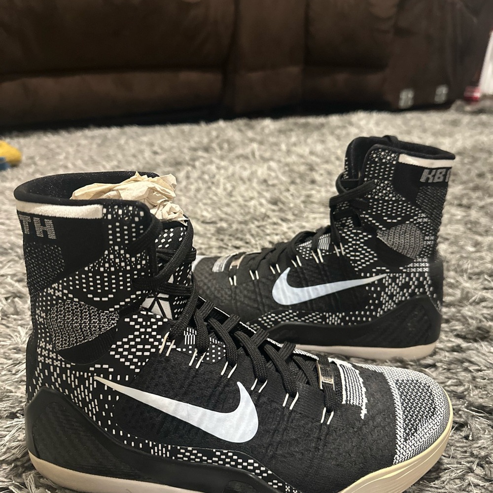 Nike Black and White High-Top Sneakers - Picture 3 of 3
